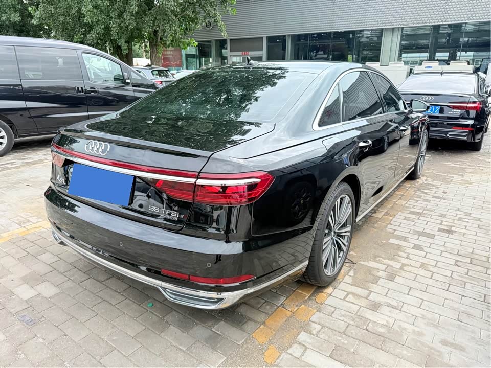Audi A8