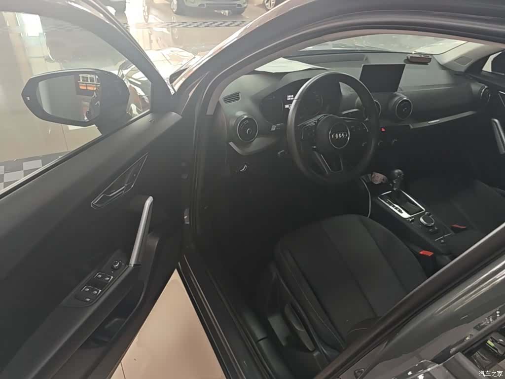 Audi Q2L, 2020 16