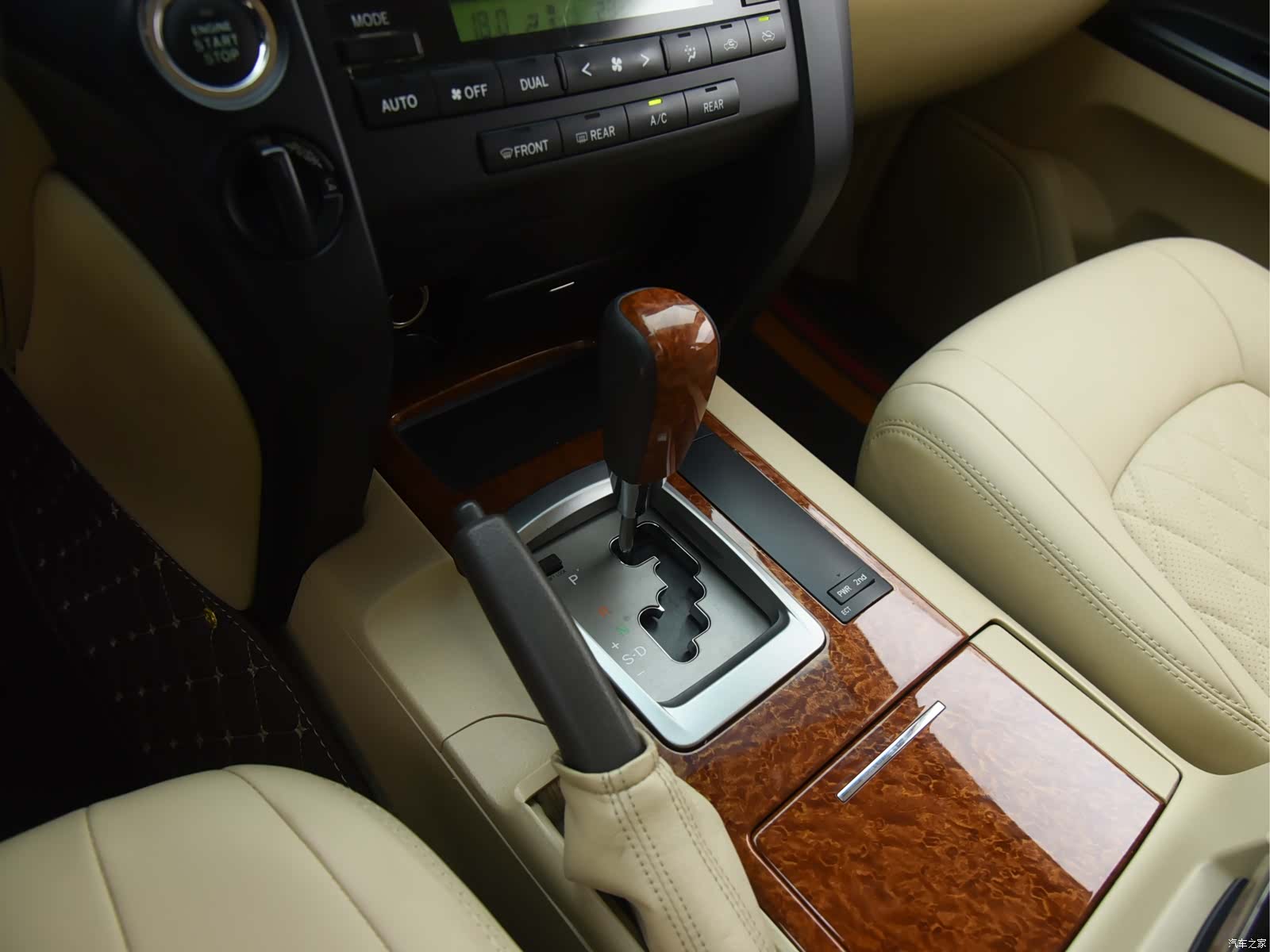 Toyota Land Cruiser, 2015 9