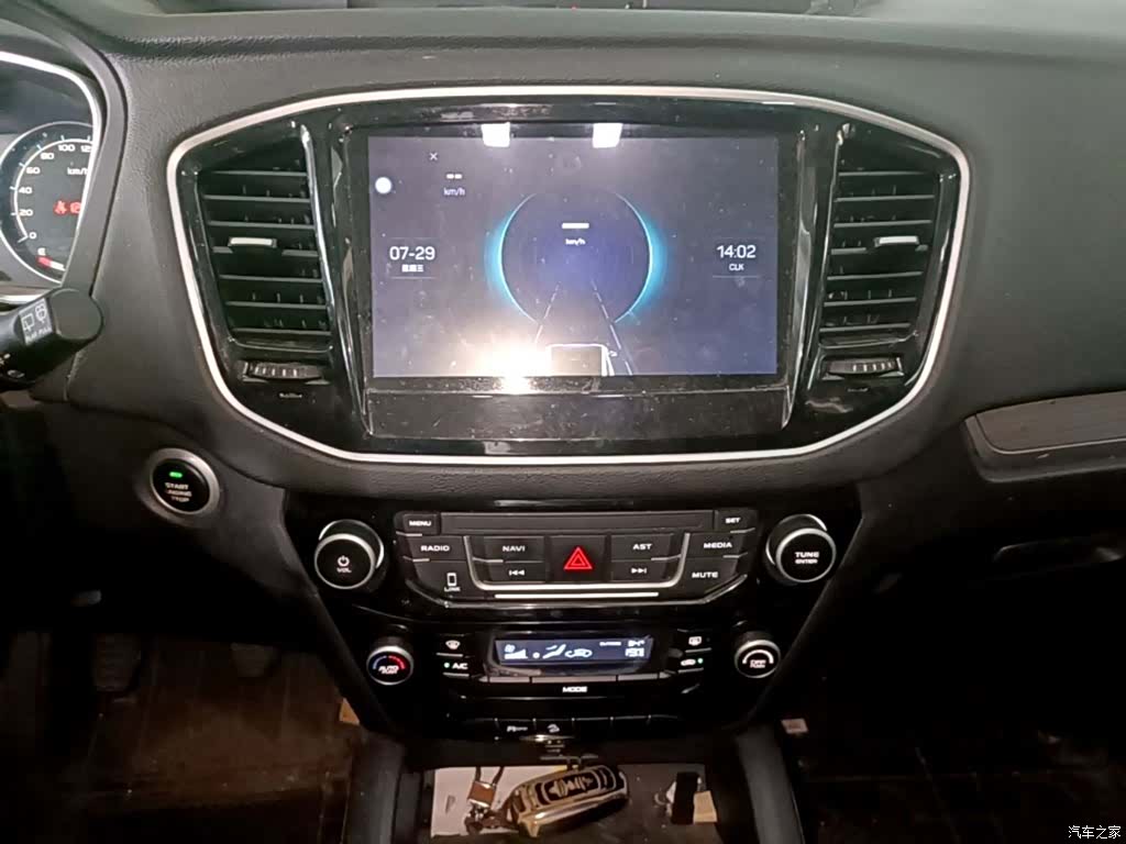 Geely X6, 2017 13