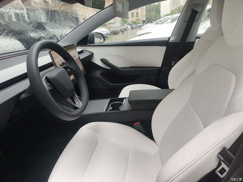Tesla Model 3, 2024 11