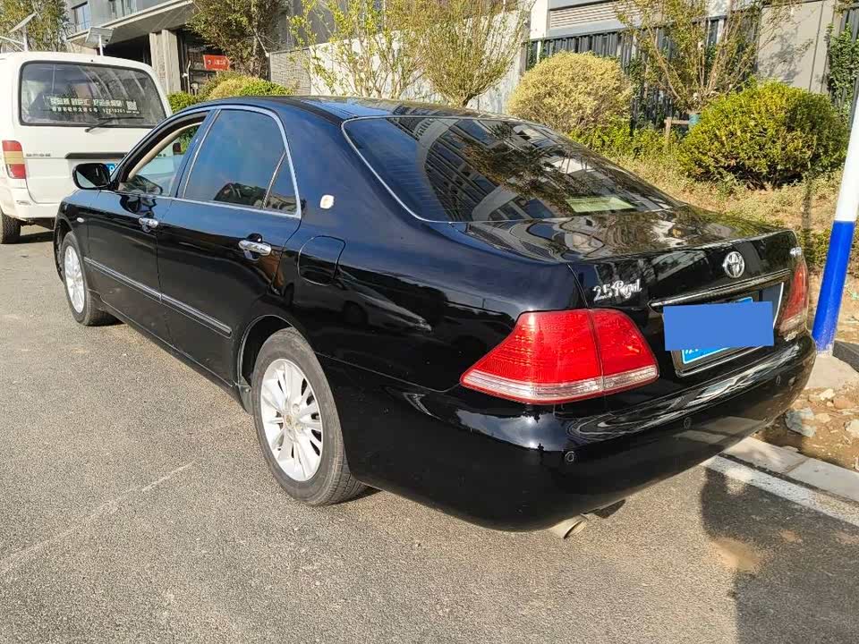 Toyota crown