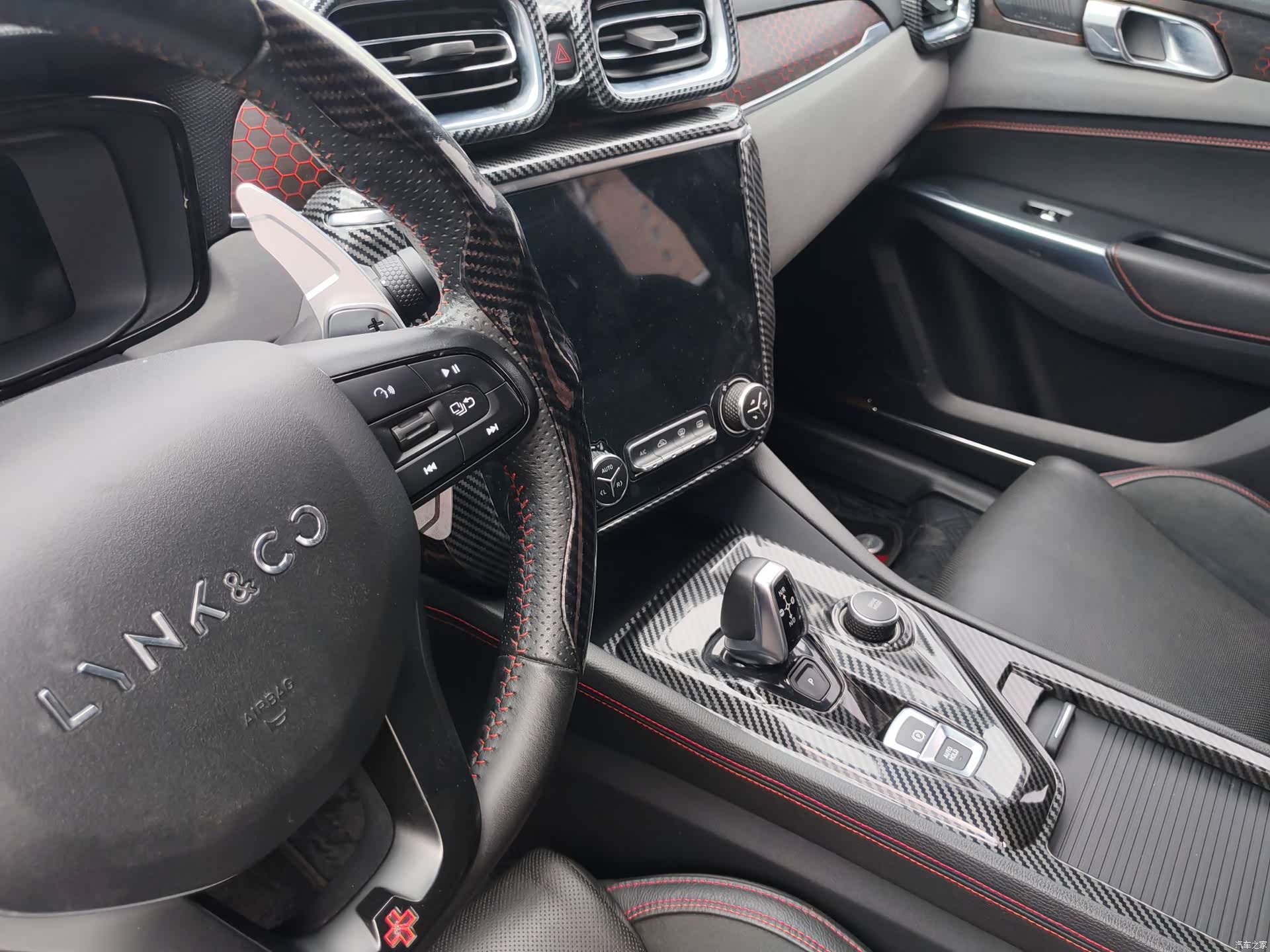 Lynk & Co 01, 2019 все фото