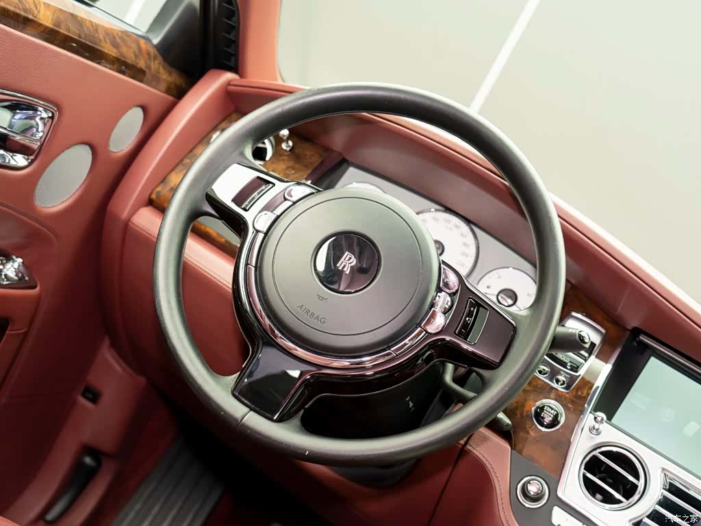 Rolls-Royce Ghost, 2017 13