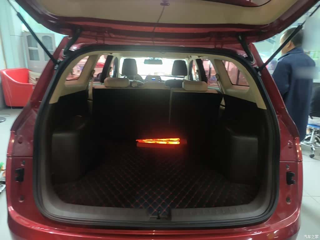 Wuling 310W, 2018 19