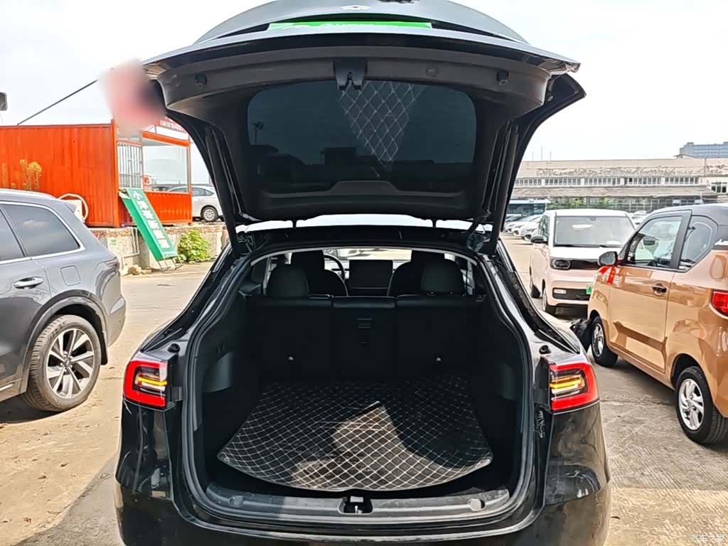 Tesla Model Y, 2023 19