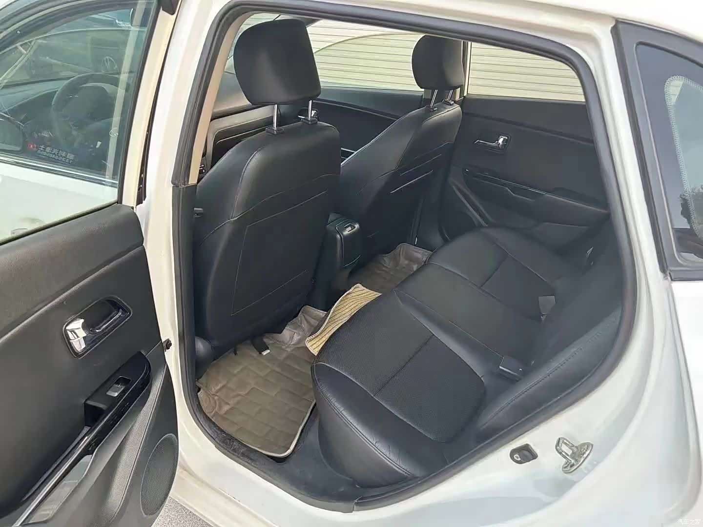 Kia K2, 2015 9