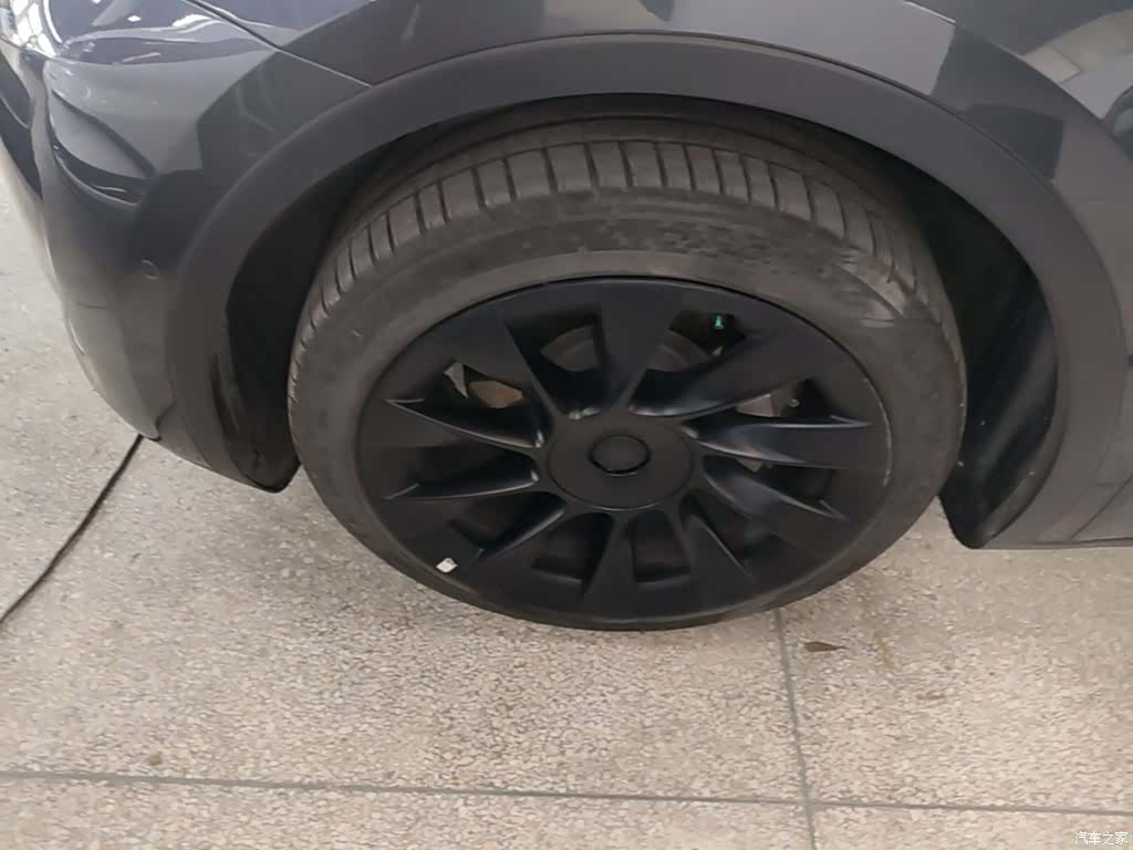 Tesla Model Y, 2022 23