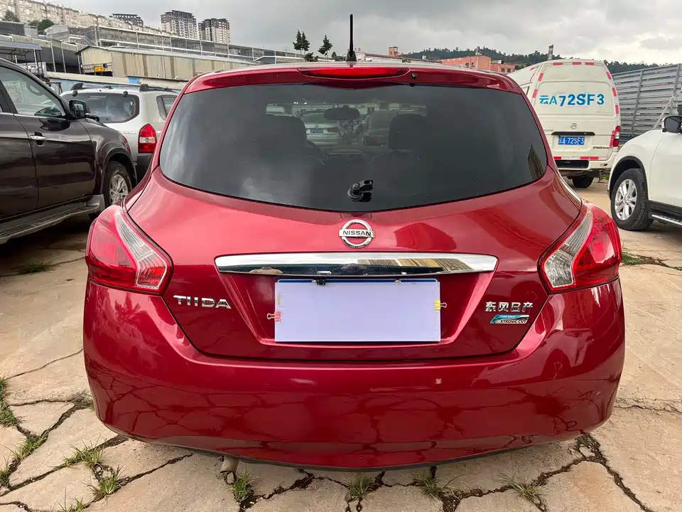 Nissan TIIDA