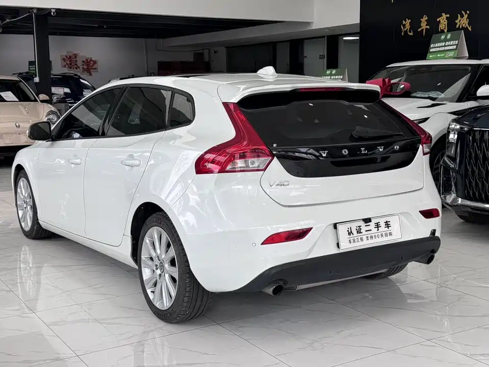 Volvo V40