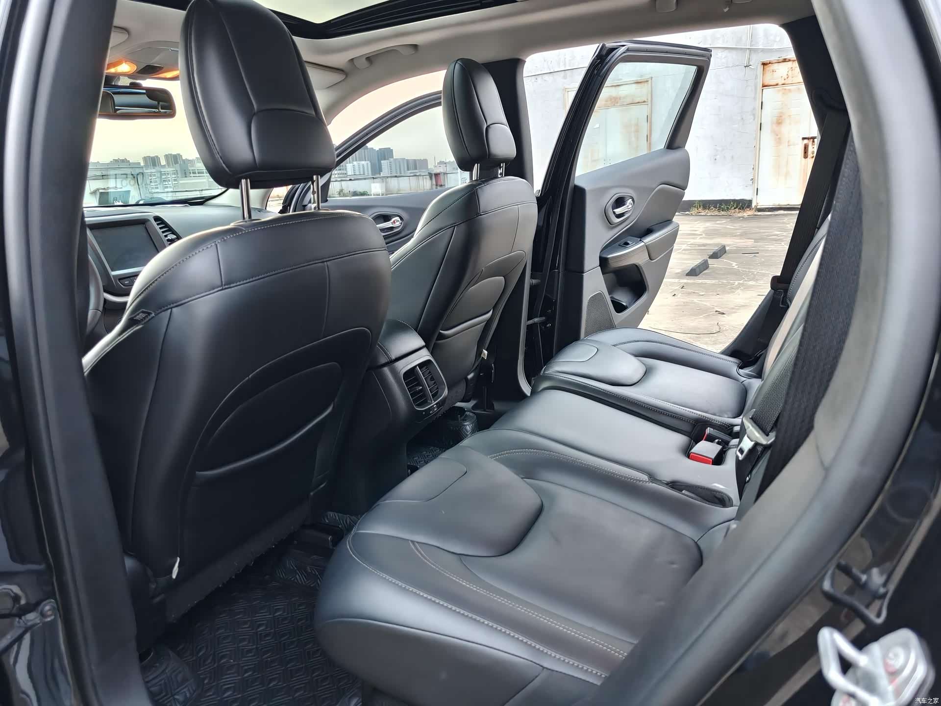 Jeep Cherokee, 2016 11