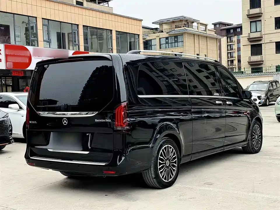 Mercedes-Benz V-class