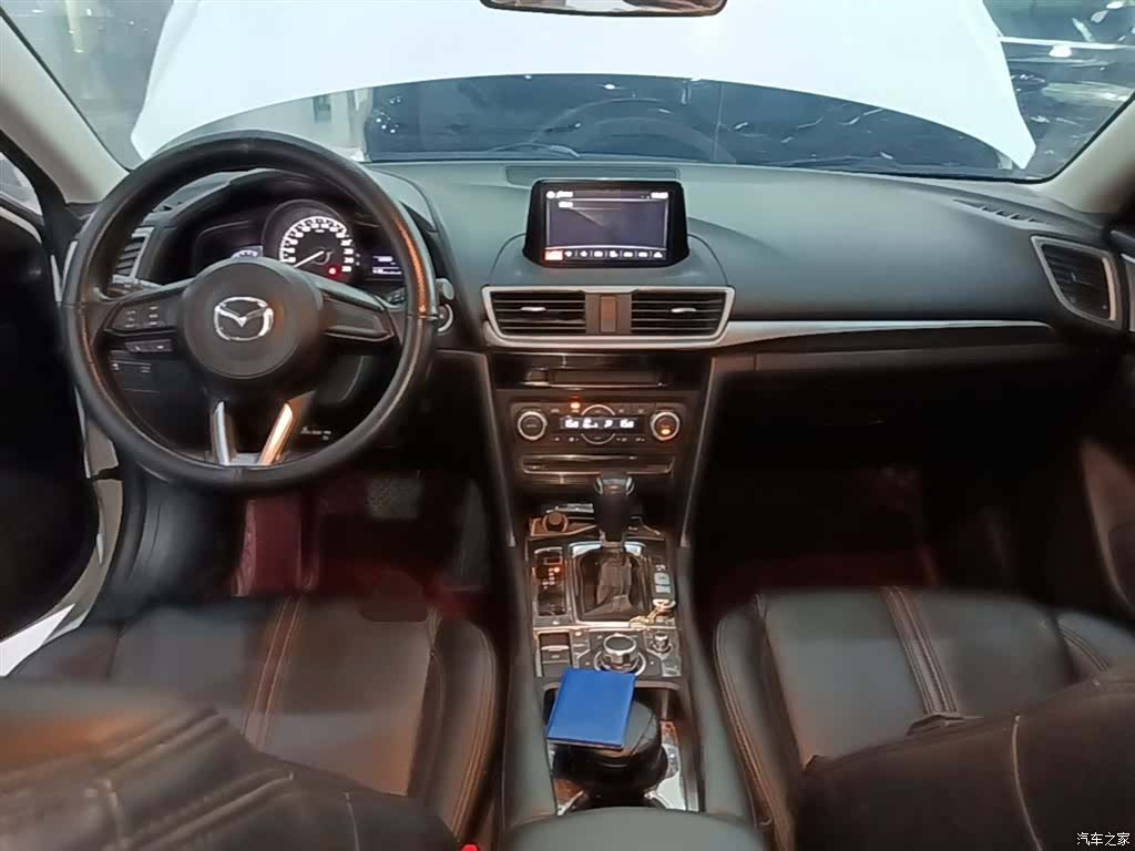 Mazda Mazda3, 2018 10