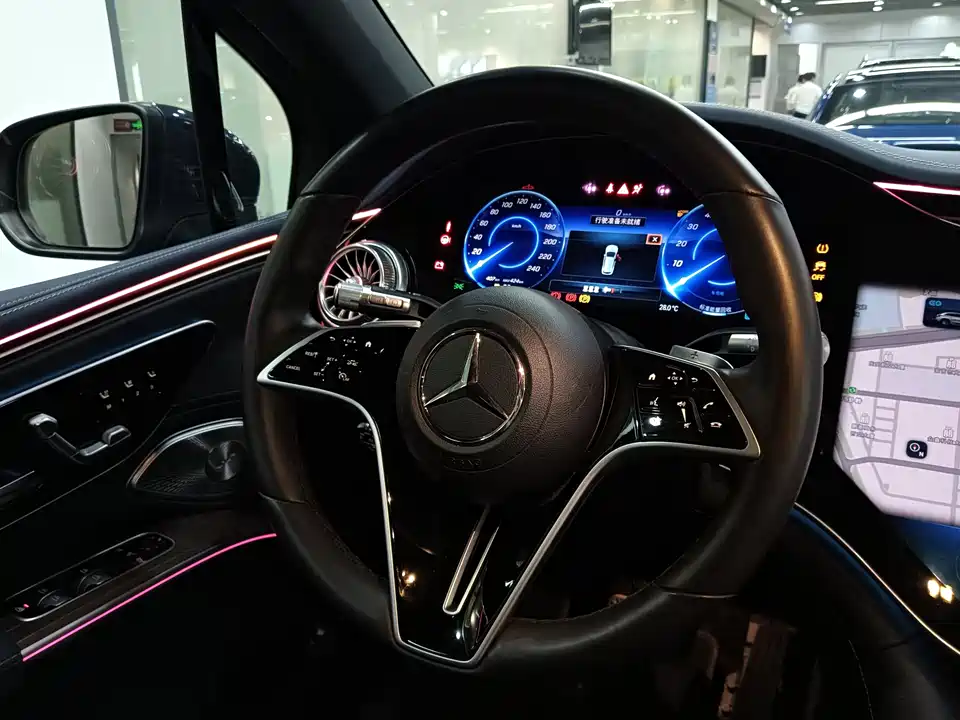 Mercedes-Benz EQS SUV