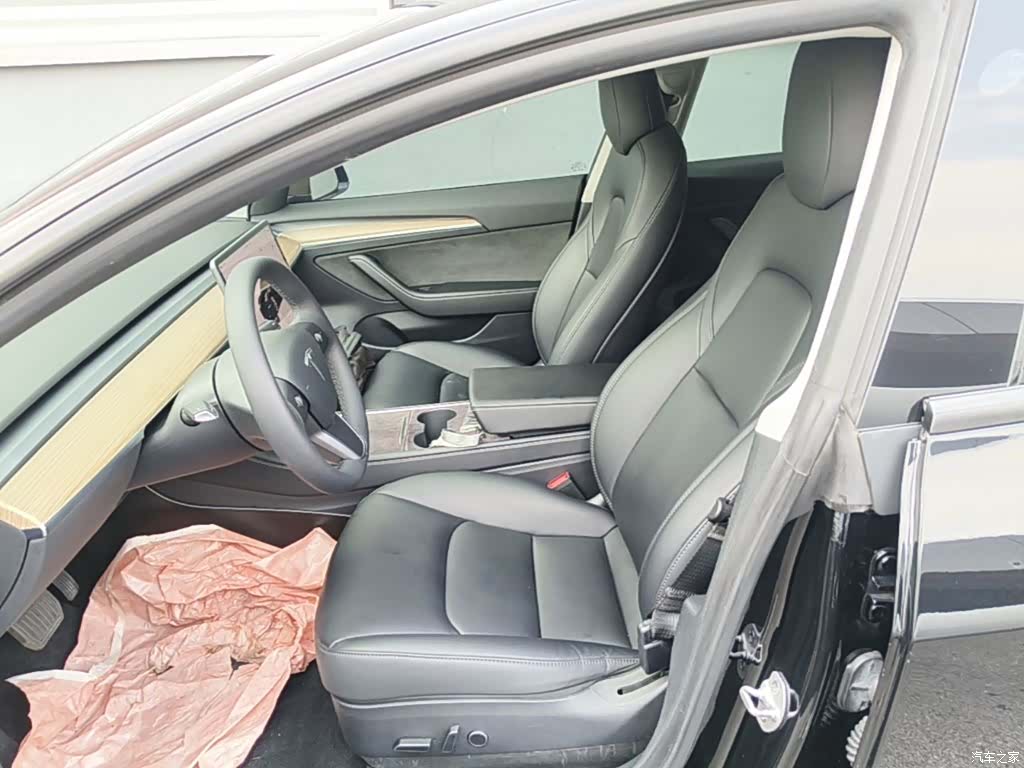 Tesla Model 3, 2023 15