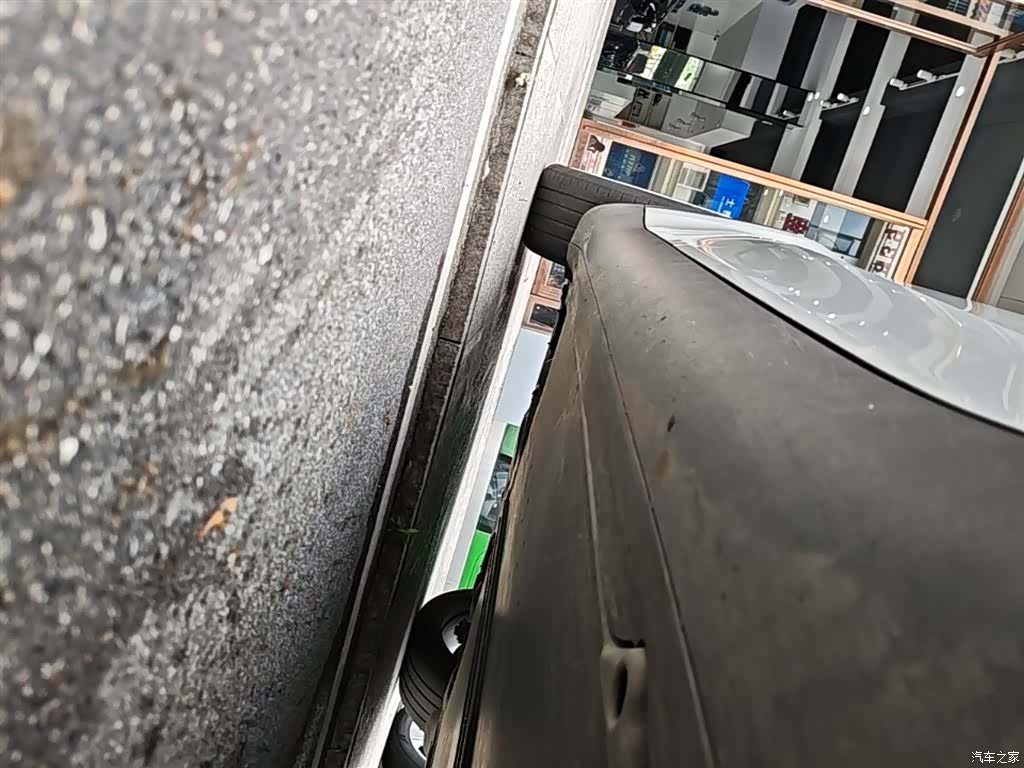Tesla Model Y, 2023 21