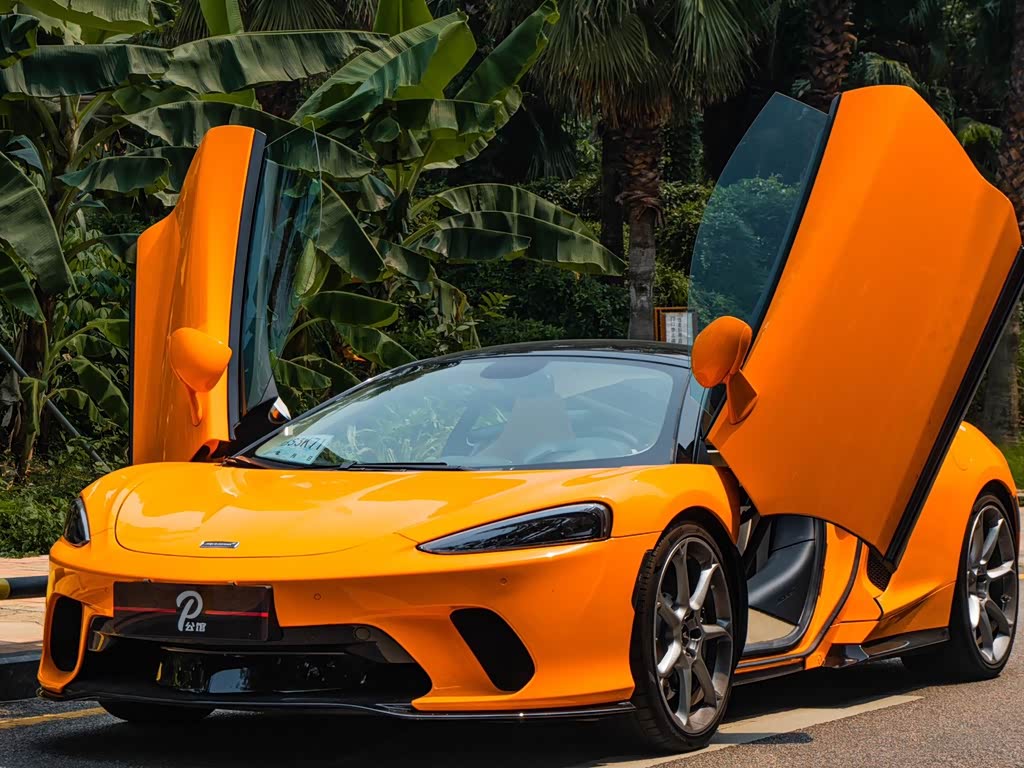 McLaren GT