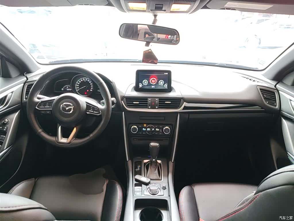 Mazda CX-4, 2018 10