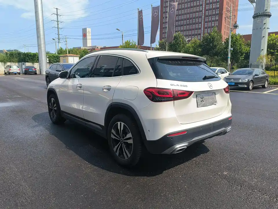 Mercedes-Benz GLA