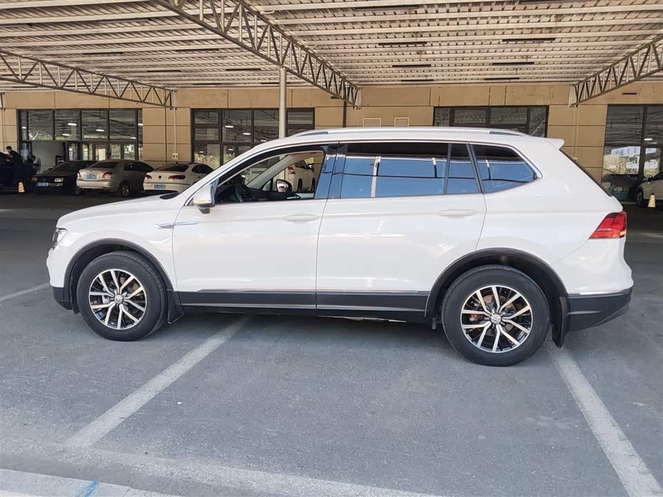 Volkswagen Tiguan L