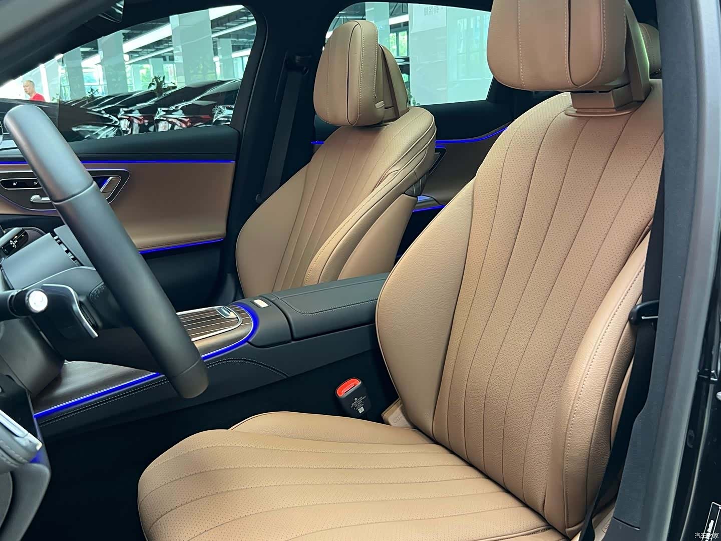 Mercedes-Benz E-Class, 2024 9
