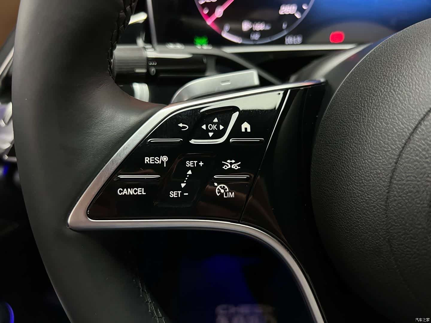Mercedes-Benz E-Class, 2024 21