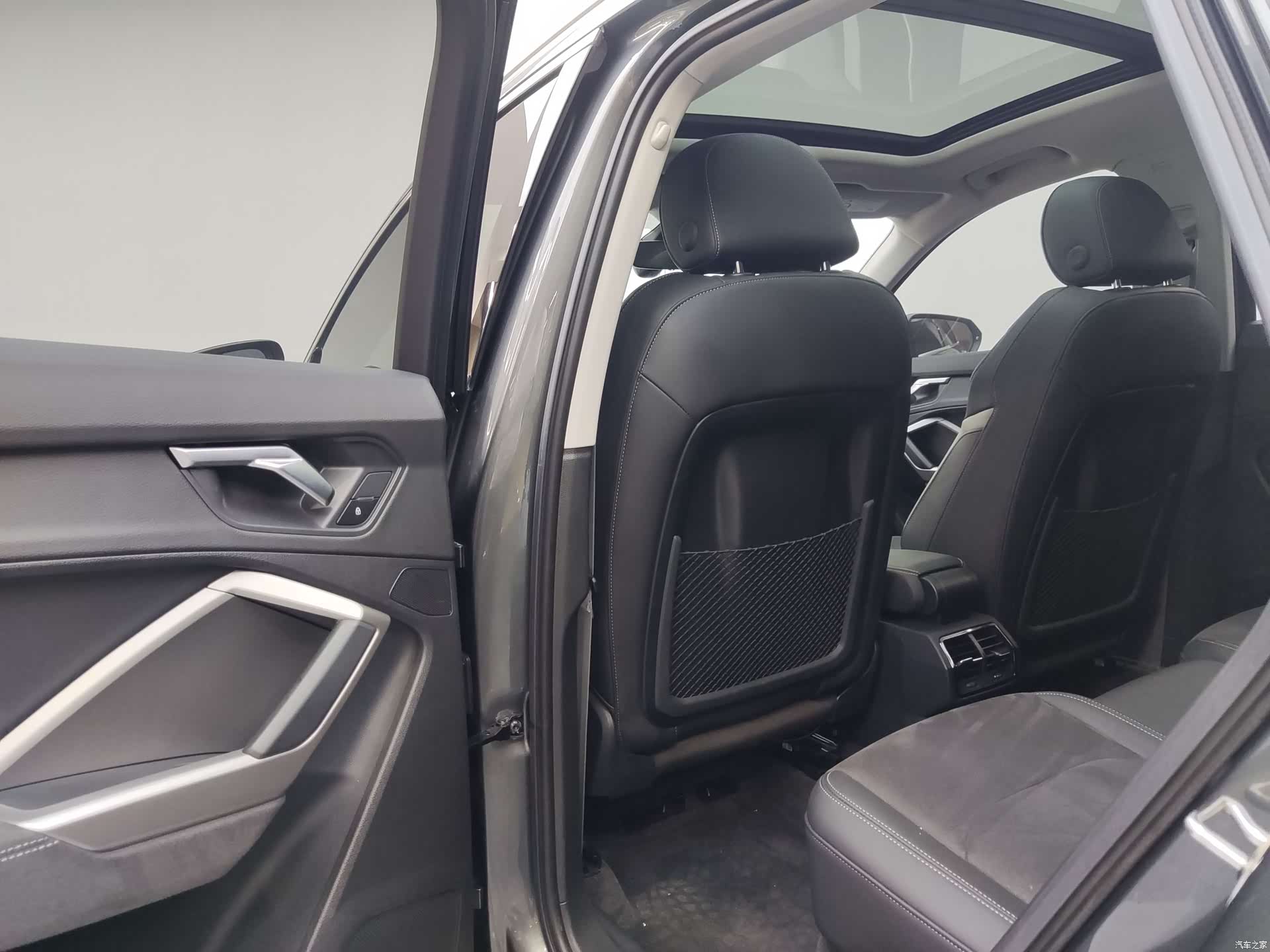 Audi Q3, 2023 16