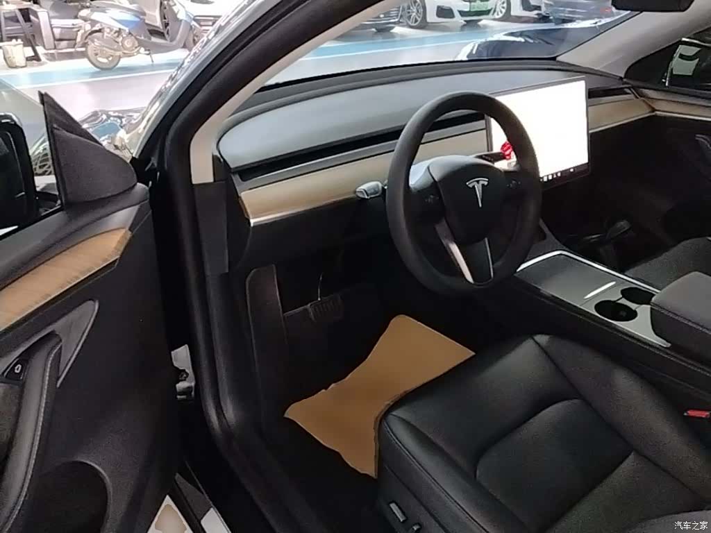 Tesla Model Y, 2021 16