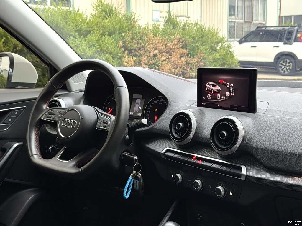 Audi Q2L, 2022 8