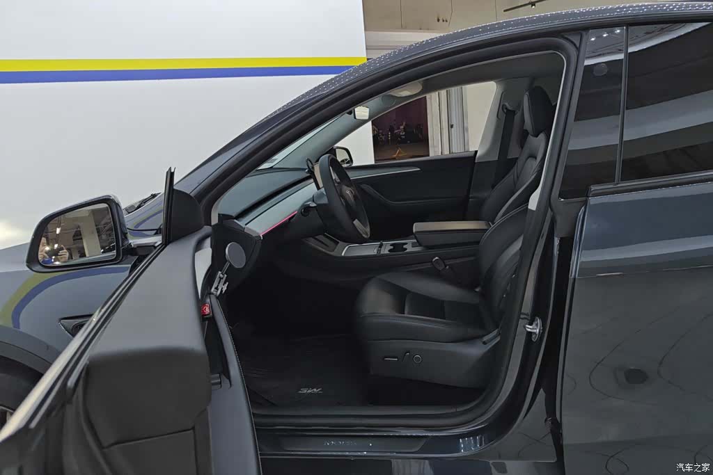Tesla Model Y, 2024 9