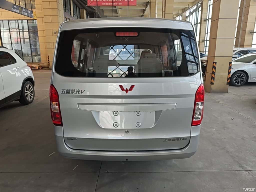 Wuling V, 2018 6