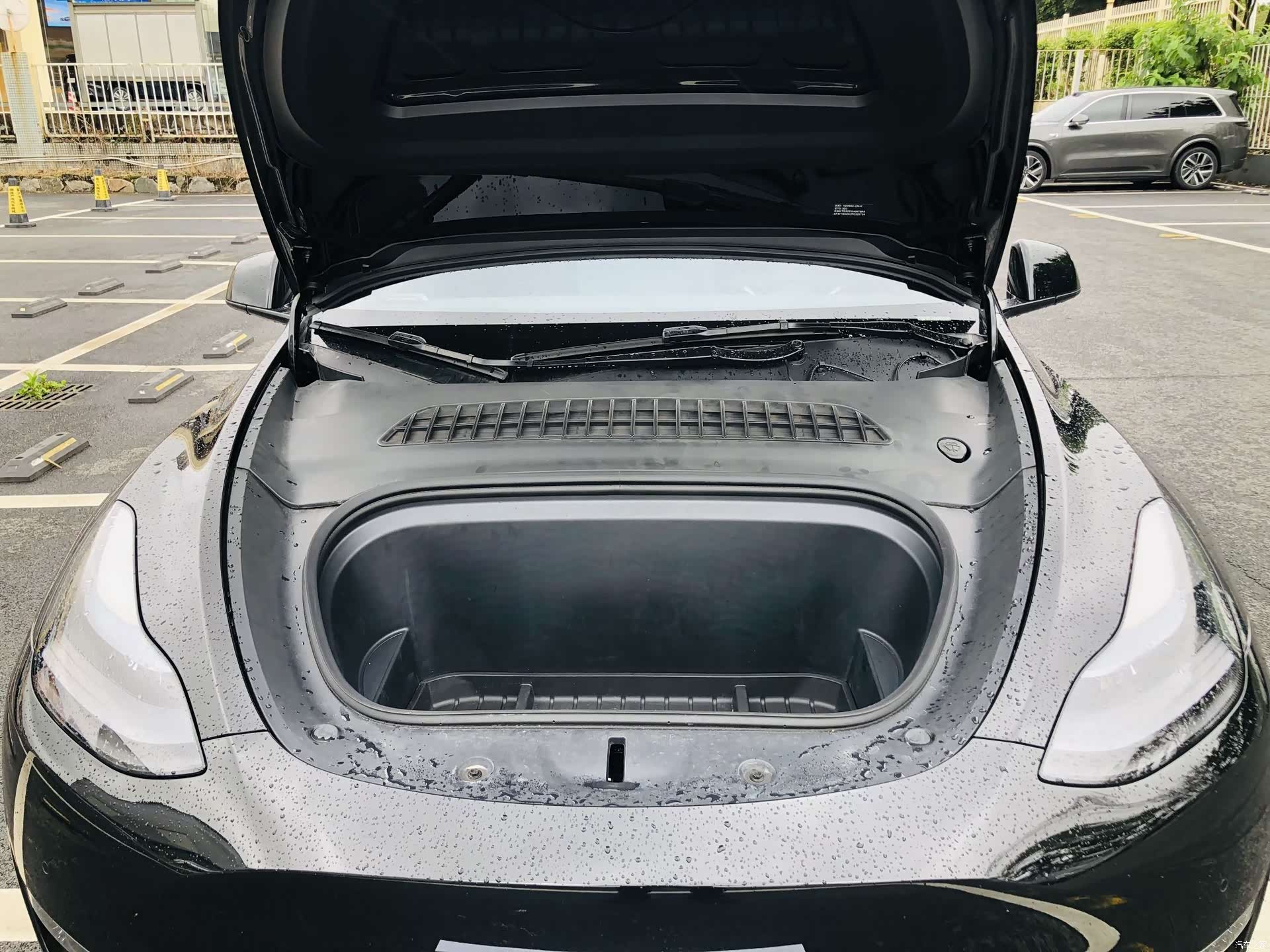 Tesla Model Y, 2023 13