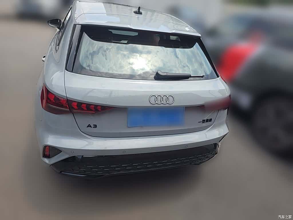 Audi Flying Spur, 2025 10