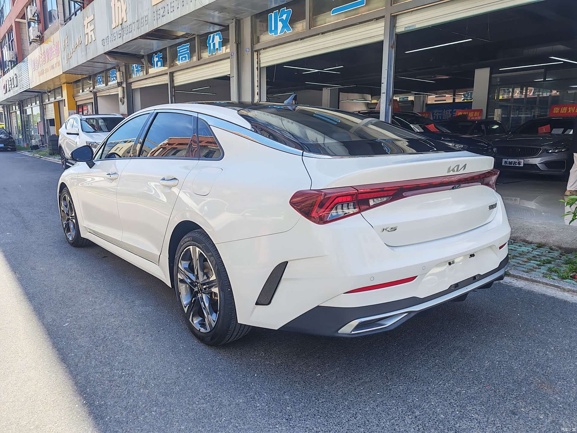 Kia K5, 2023 4