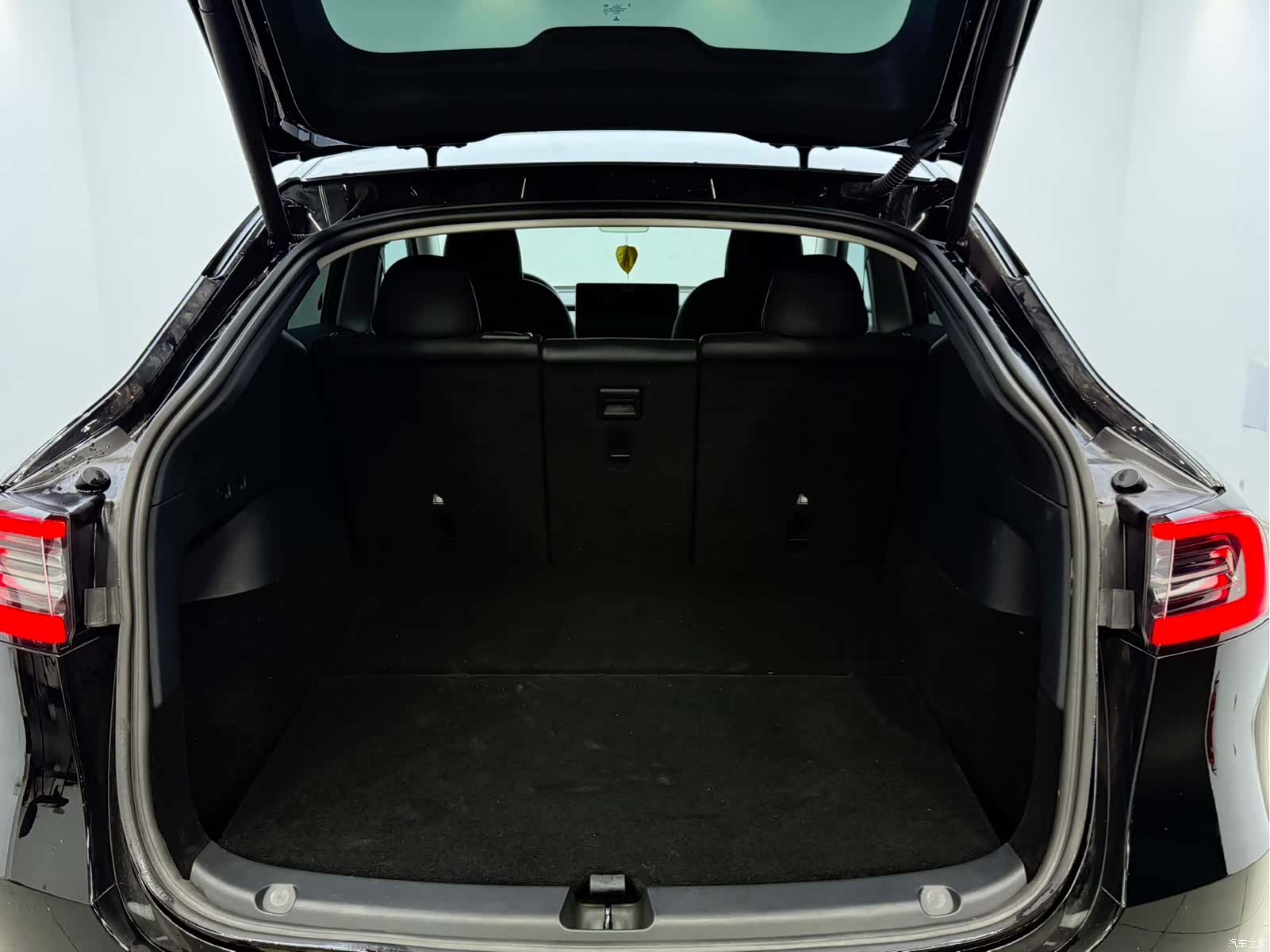 Tesla Model Y, 2022 11