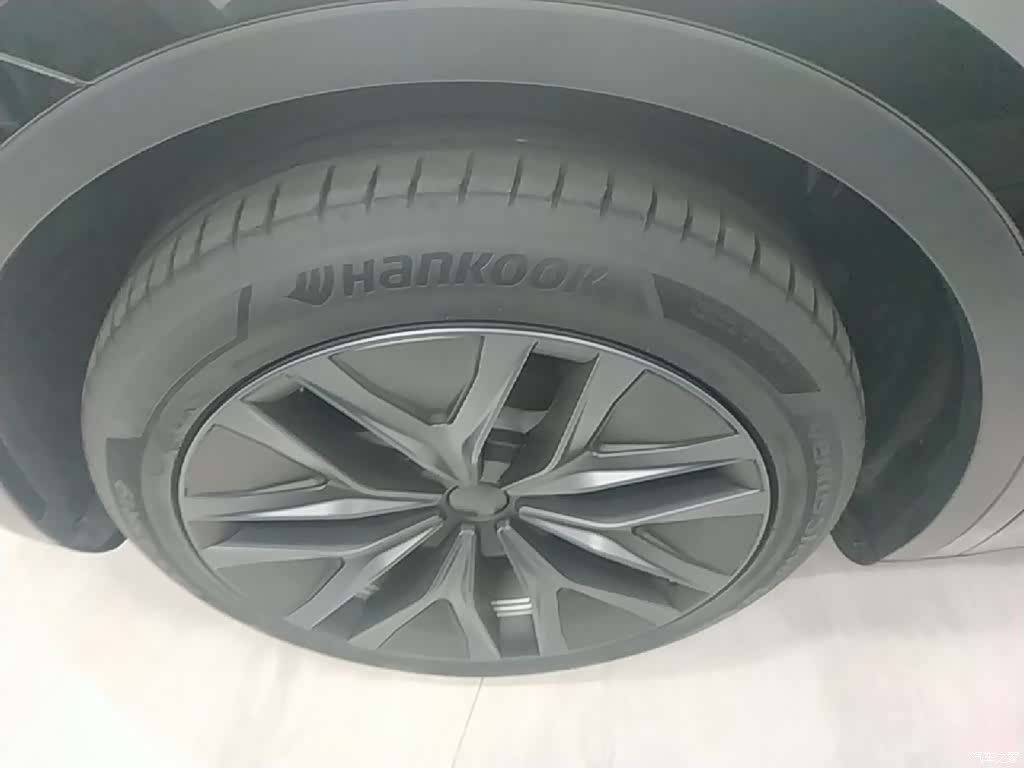 Tesla Model Y, 2023 23