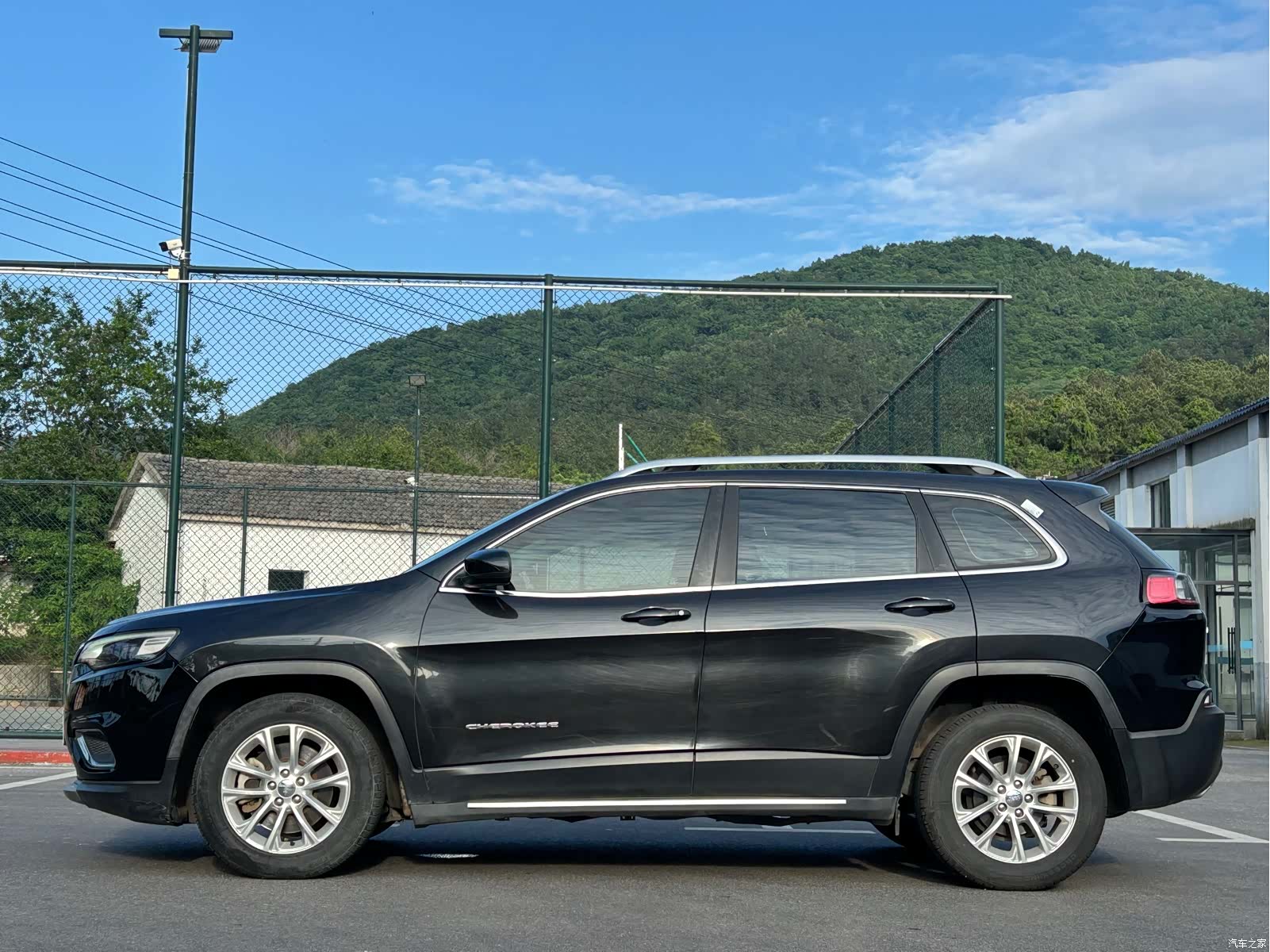 Jeep Cherokee, 2019 3