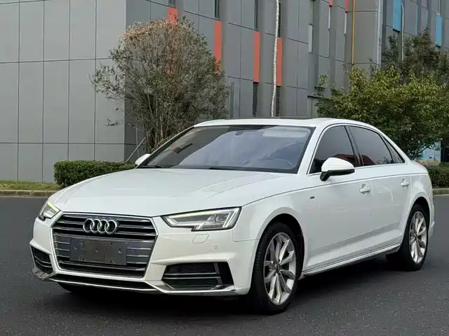 Audi A4L 2018 — купить из Китая под заказ