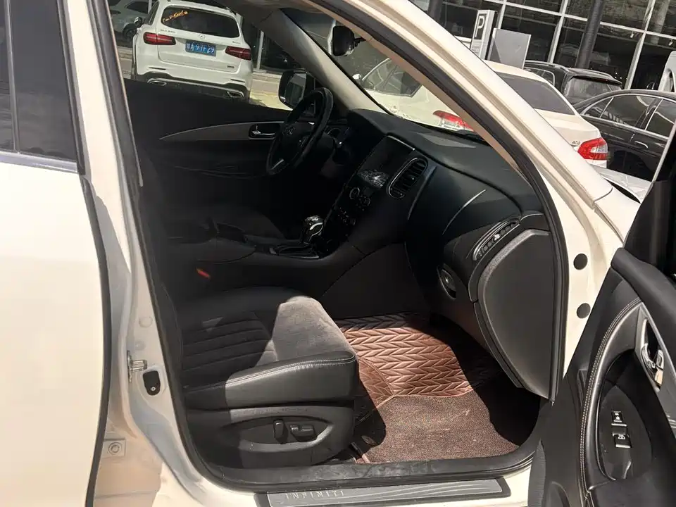 Infiniti QX50