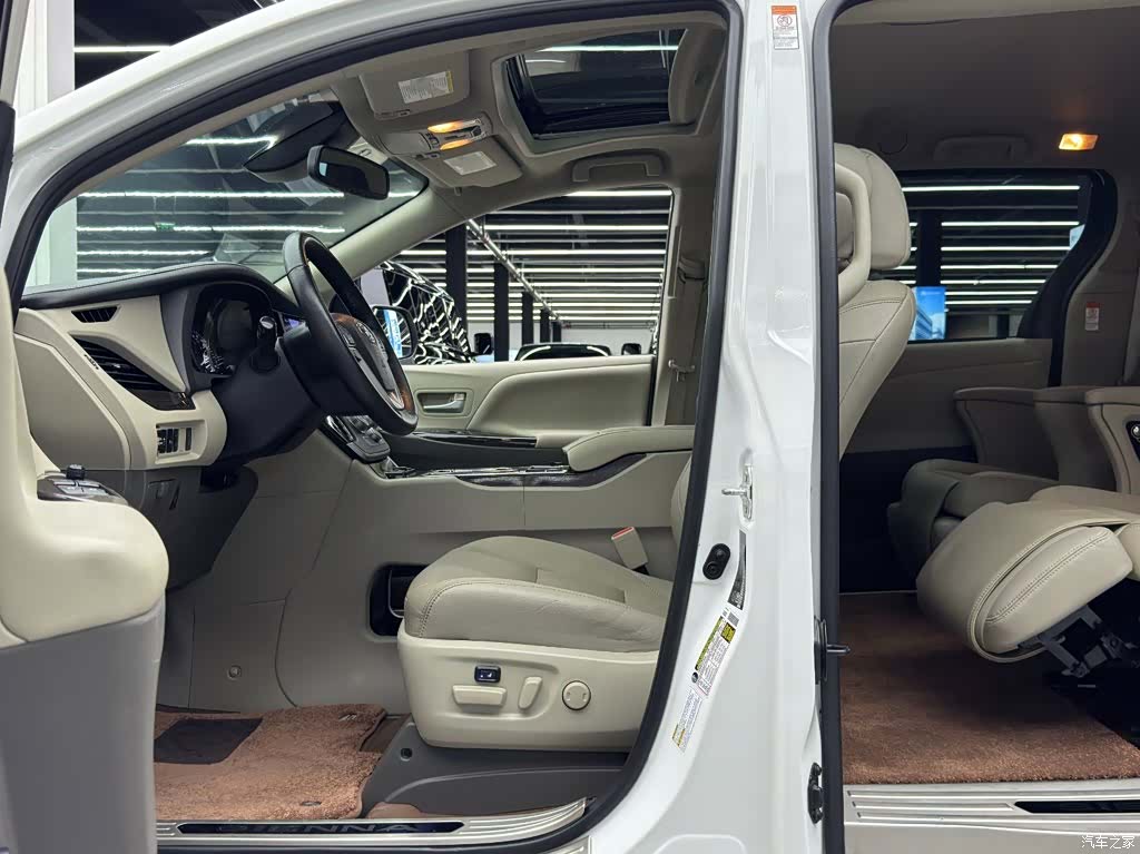 Toyota XLE, 2019 8