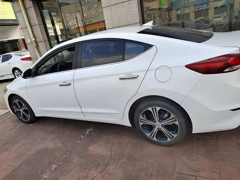 Hyundai Lead Hyundai Lead