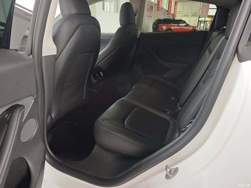 Tesla Model Y, 2023 10