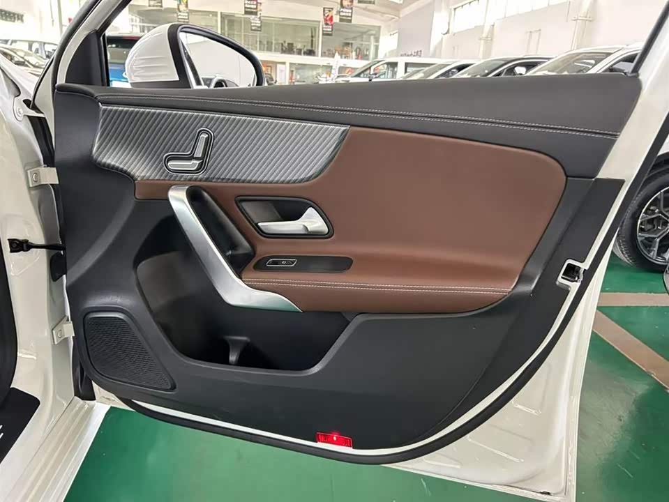 Mercedes-Benz Class A Mercedes-Benz Class A