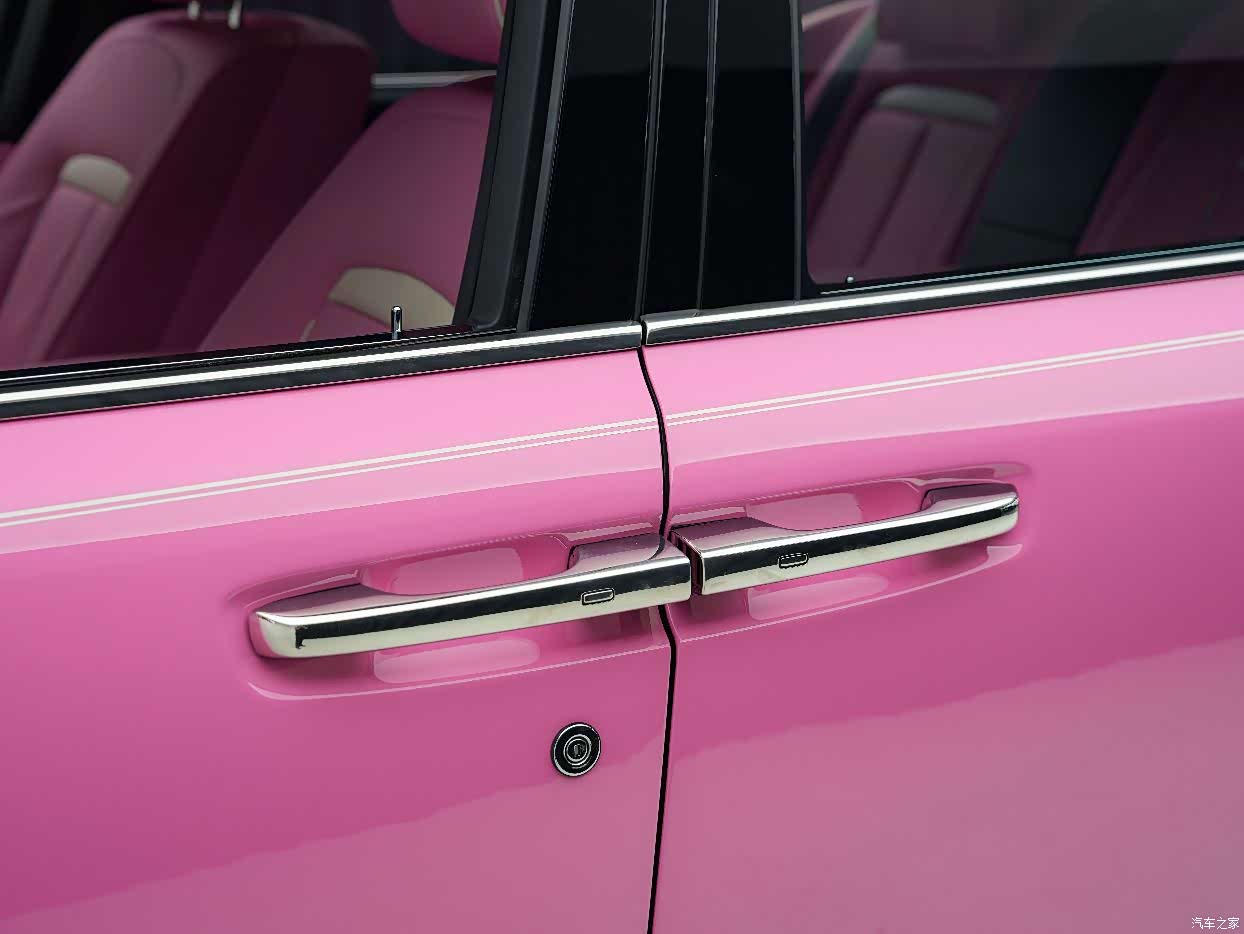 Rolls-Royce Cullinan, 2023 10