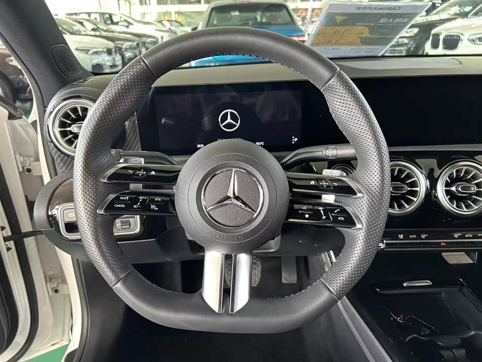 Mercedes-Benz Class A Mercedes-Benz Class A