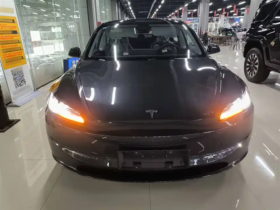 Tesla Model 3 Tesla Model 3