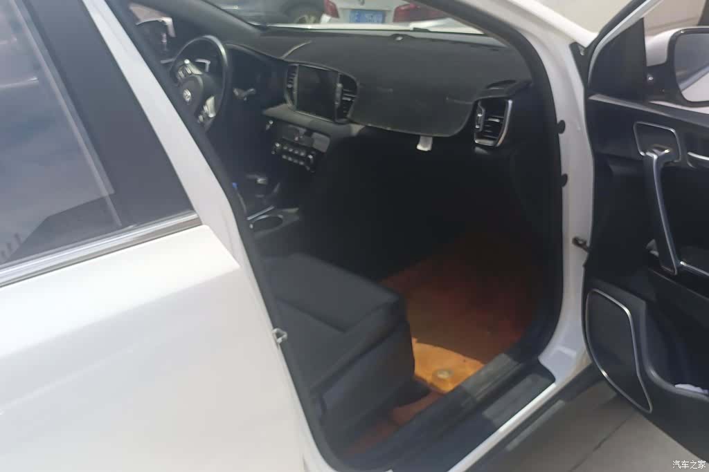 Kia KX5, 2016 8