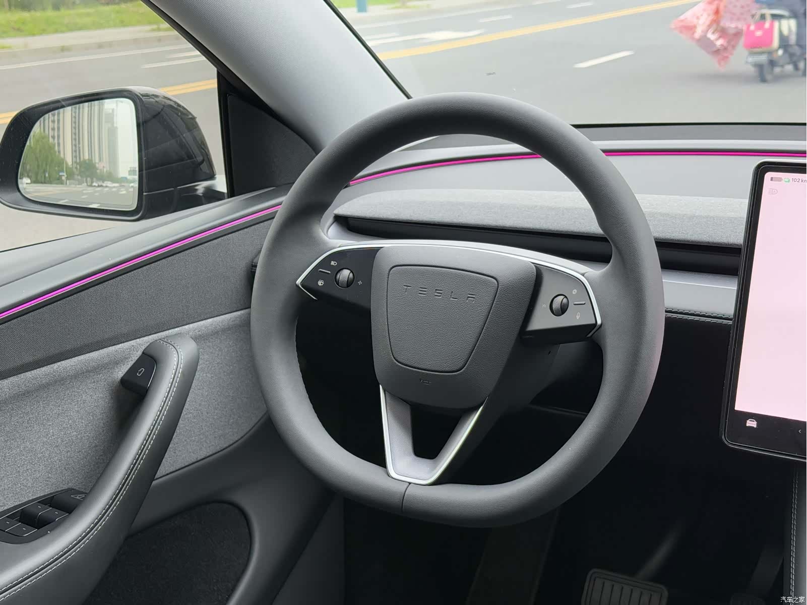 Tesla Model Y, 2025 8