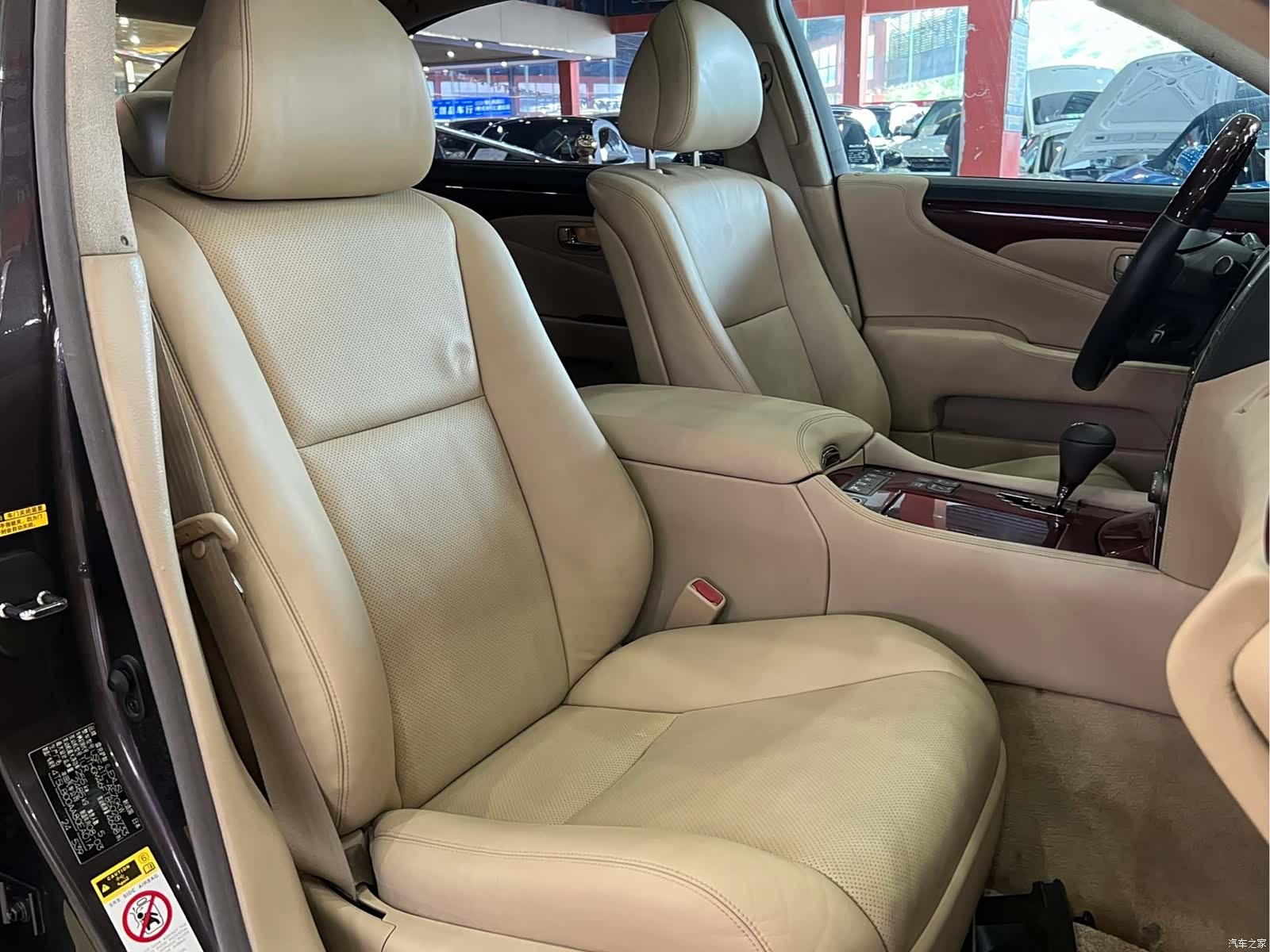 Lexus LS, 2008 9