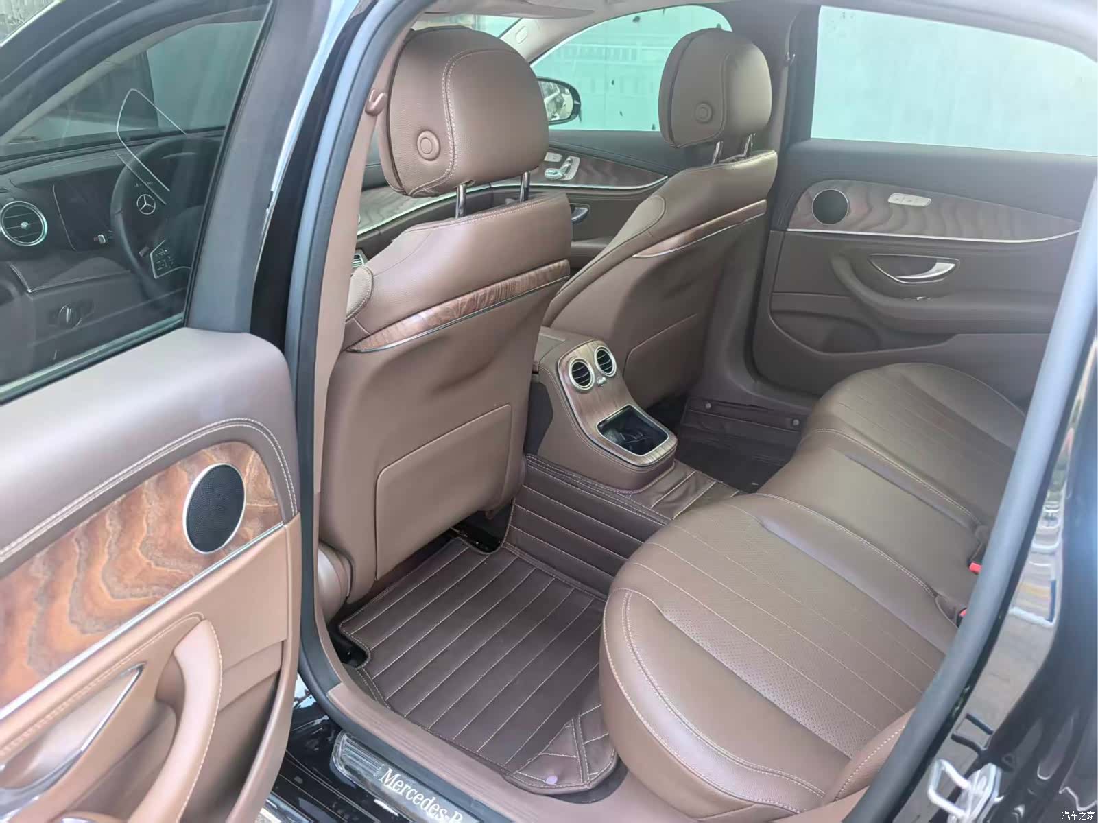 Mercedes-Benz E-Class, 2023 8